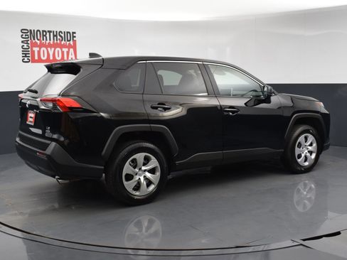 Used 2024 Toyota RAV4 LE AWD/4WD image 4