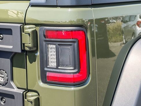 Used 2024 Jeep Wrangler Unlimited Sport AWD/4WD image 8