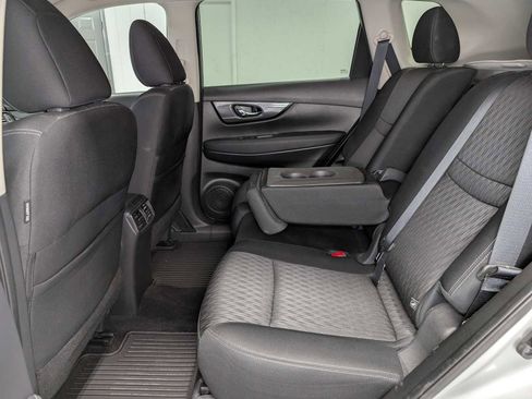 Used 2018 Nissan Rogue SV w/ Premium Package image 22