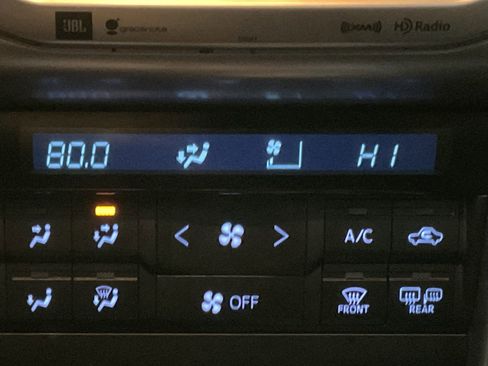 Used 2018 Toyota 4Runner Limited image 16