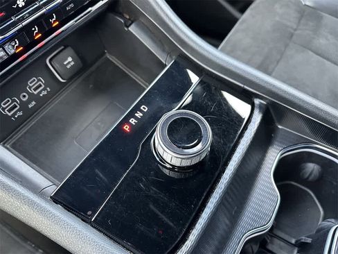 Used 2024 Jeep Grand Cherokee L Laredo image 17