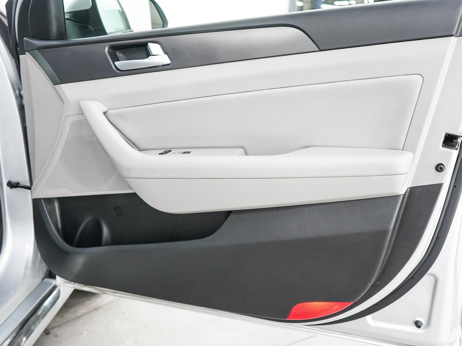 Used 2015 Hyundai Sonata Sport FWD image 9