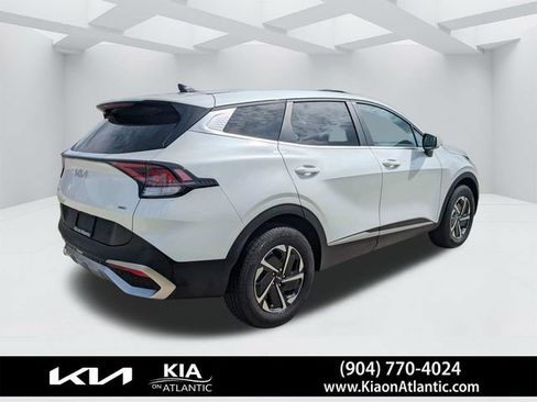 Used 2023 Kia Sportage LX AWD/4WD image 3