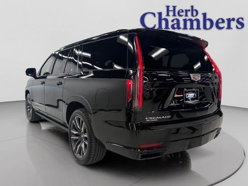 Used 2023 Cadillac Escalade ESV Sport w/ Touring Package image 3