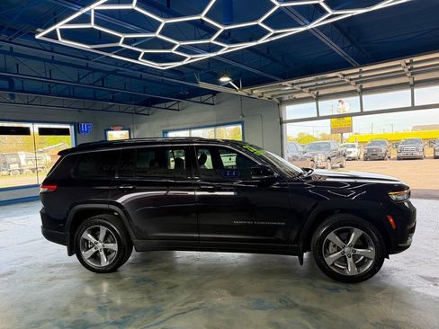 Used 2022 Jeep Grand Cherokee L Limited w/ Luxury Tech Group II AWD/4WD image 12