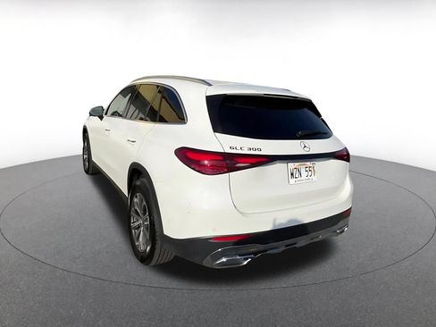 Used 2024 Mercedes-Benz GLC 300 image 9