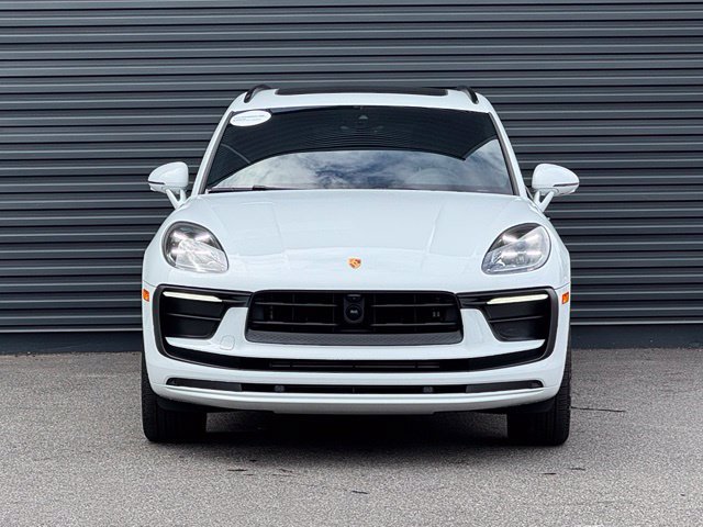 Certified 2023 Porsche Macan AWD/4WD image 10