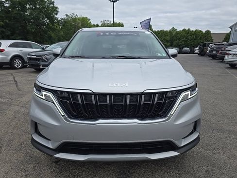 Certified 2022 Kia Carnival LX FWD image 2