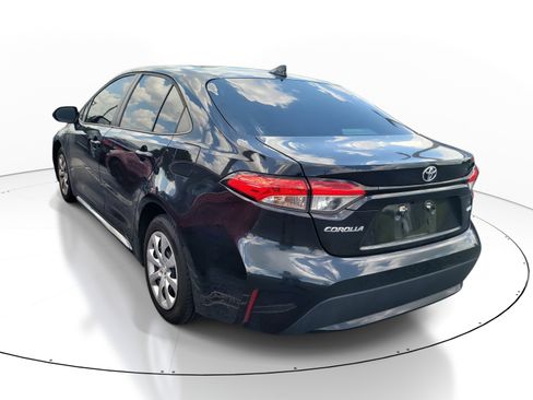 Used 2021 Toyota Corolla LE FWD image 5