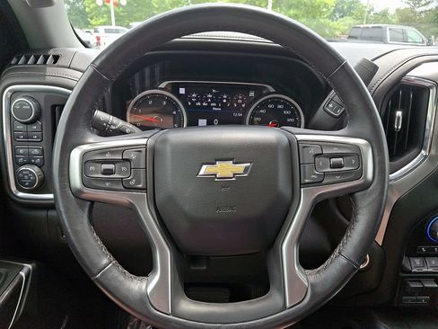 Certified 2021 Chevrolet Silverado 2500 LTZ w/ LTZ Premium Package AWD/4WD image 18
