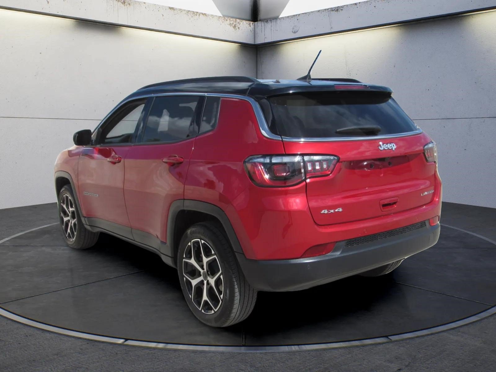 Used 2025 Jeep Compass Limited AWD/4WD image 6