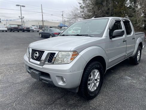 Used 2015 Nissan Frontier SV w/ SV Value Truck Package image 4
