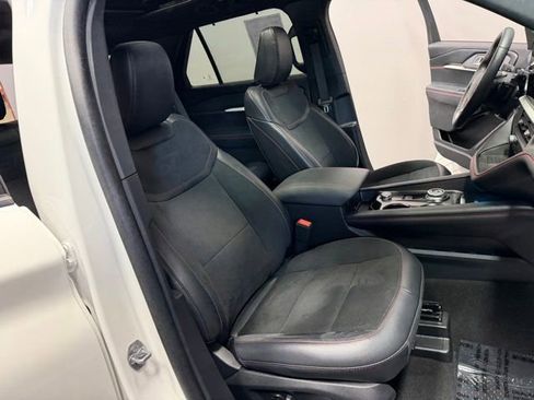 Used 2025 Ford Explorer ST AWD/4WD image 23