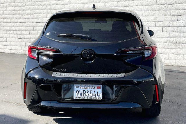 Used 2025 Toyota Corolla SE w/ SE Package FWD image 3