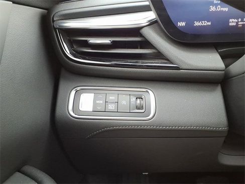 Used 2025 Buick Enclave Preferred image 15