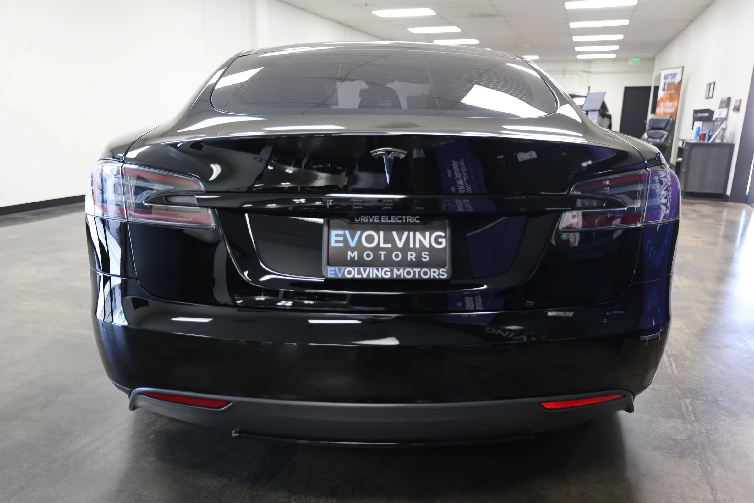 Used 2015 Tesla Model S 85 RWD image 9