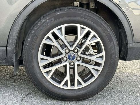 Used 2020 Ford Escape SEL image 8