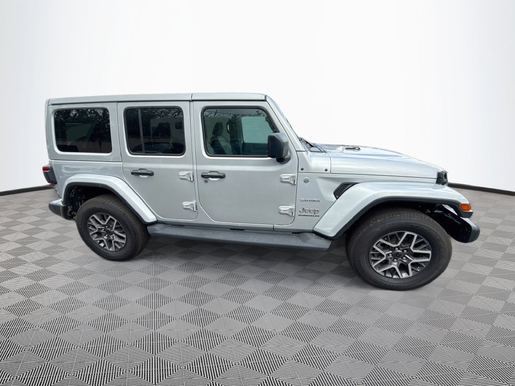 Certified 2024 Jeep Wrangler Unlimited Sahara w/ Technology Group AWD/4WD image 5