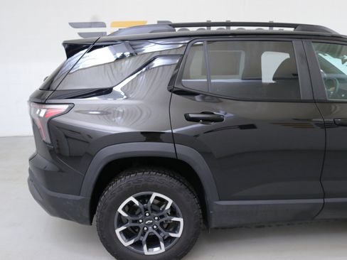 Used 2025 Chevrolet Equinox ACTIV w/ Safety and Technology Package image 9