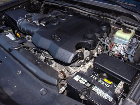 Used 2014 Toyota 4Runner Limited image 21