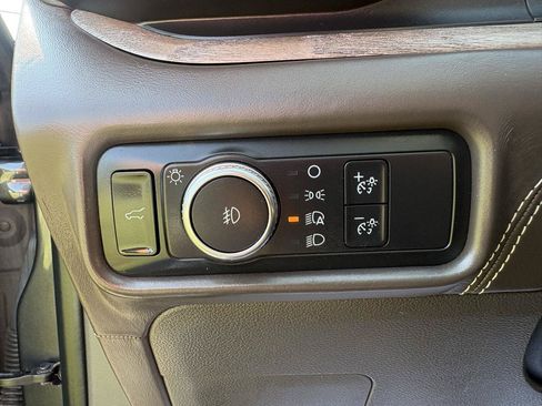 Used 2020 Ford Explorer Platinum w/ Premium Technology Package AWD/4WD image 13