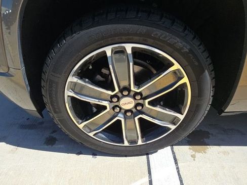 Used 2019 GMC Acadia Denali w/ Technology Package image 11