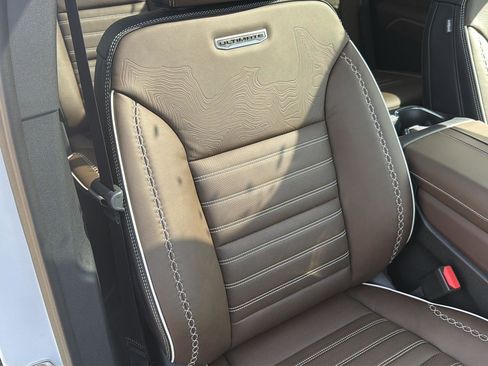 New 2026 GMC Acadia Denali Ultimate w/ LPO, Floor Liner Package AWD/4WD image 40