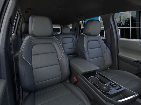 New 2026 Chevrolet Equinox LT w/ Convenience Package II FWD image 16