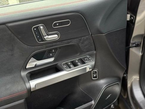 Certified 2021 Mercedes-Benz GLB 250 4MATIC image 21