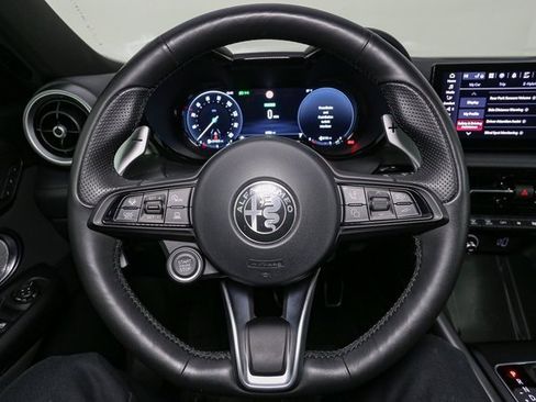 Used 2024 Alfa Romeo Tonale Veloce image 32