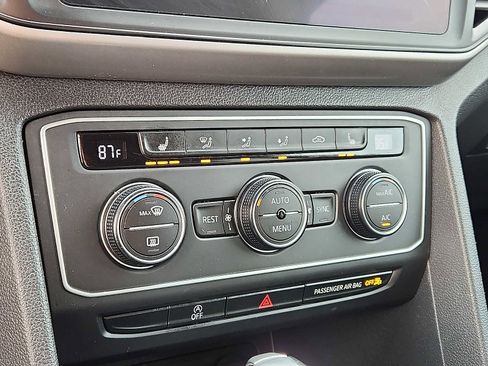 Used 2021 Volkswagen Atlas SE image 15