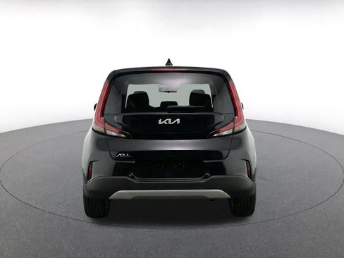 Used 2025 Kia Soul LX w/ LX Technology Package FWD image 8