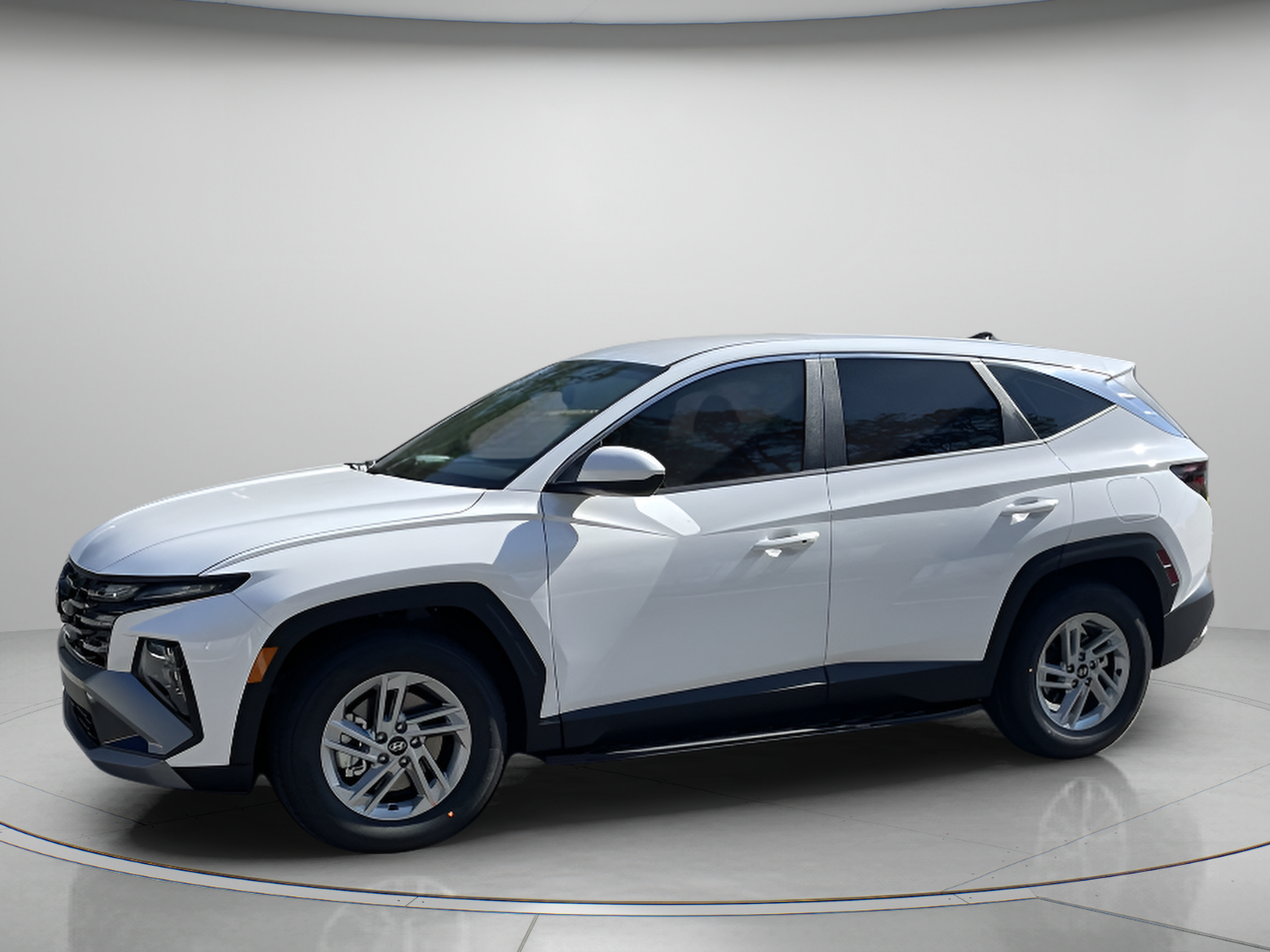 Certified 2026 Hyundai Tucson SE FWD image 2