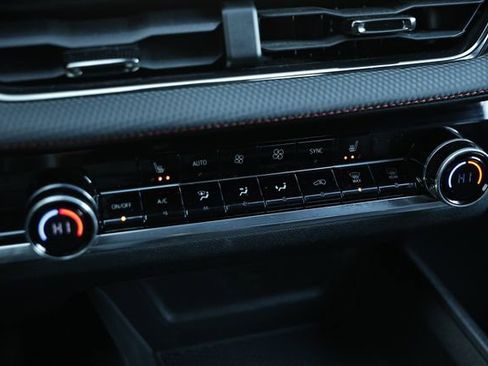 Used 2025 Chevrolet Equinox RS image 36