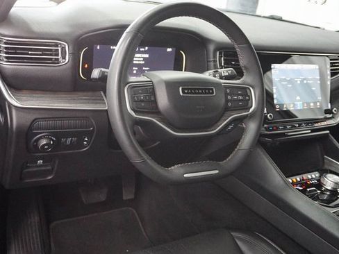 Used 2023 Jeep Wagoneer Series II image 5