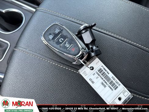 Used 2022 Chevrolet Traverse LT image 32