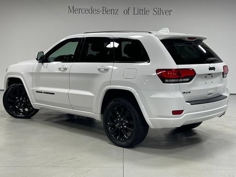 Used 2021 Jeep Grand Cherokee Laredo X AWD/4WD image 3