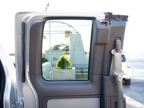 Used 2010 Ford F150 XLT image 29