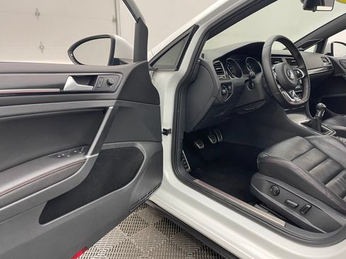 Used 2016 Volkswagen GTI Autobahn FWD image 15