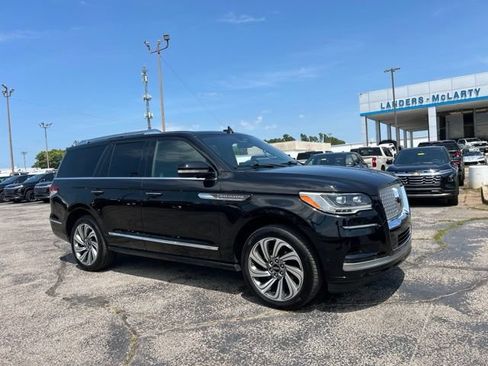 Used 2024 Lincoln Navigator Reserve AWD/4WD image 1