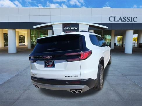 Used 2025 GMC Acadia Elevation image 8