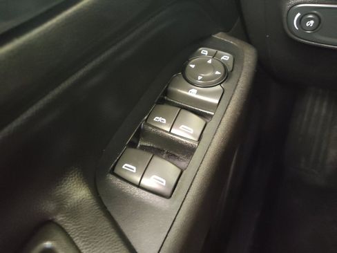 Used 2019 Chevrolet Equinox LT w/ Driver Convenience Package AWD/4WD image 27