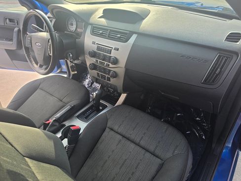 Used 2010 Ford Focus SE FWD image 34