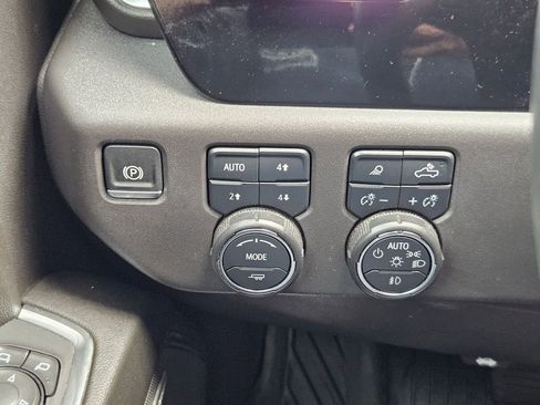 Used 2024 Chevrolet Silverado 1500 RST w/ Convenience Package II AWD/4WD image 18