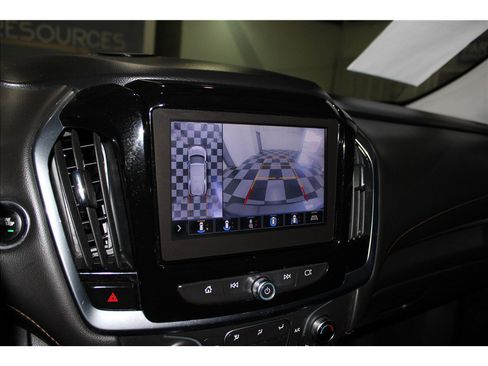 Used 2020 Chevrolet Traverse RS image 38