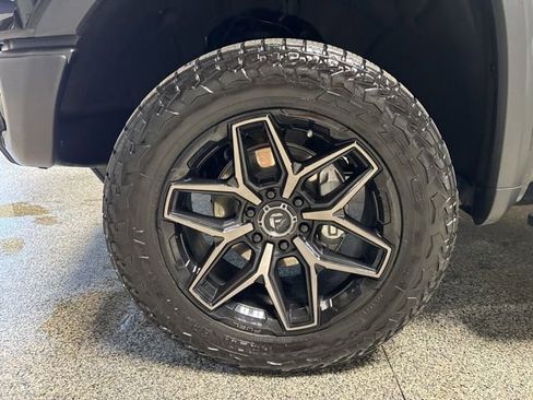 Used 2024 GMC Sierra 1500 AT4X AWD/4WD image 4