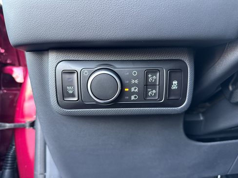 New 2025 Ford Mustang Mach-E Select image 28