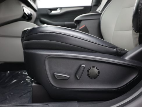 Used 2024 Ford Escape SE FWD image 18