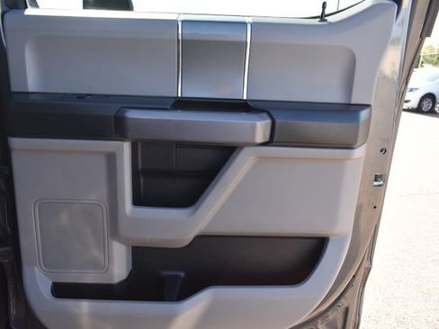 Used 2017 Ford F250 XLT w/ XLT Premium Package AWD/4WD image 43