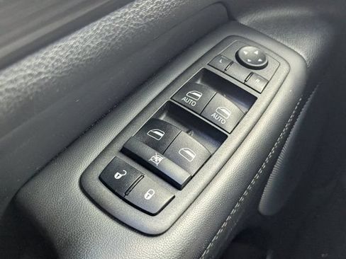Used 2021 Jeep Grand Cherokee Laredo X RWD image 25